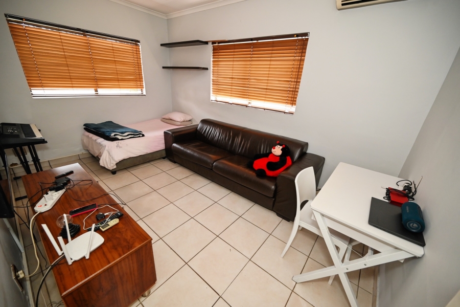 5 Bedroom Property for Sale in Vierlanden Western Cape